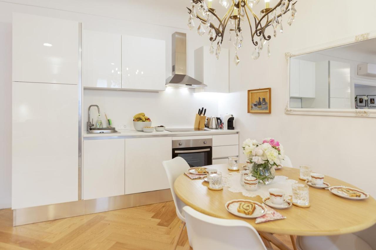 Stylish Apartment In Historical Center ลูบลิยานา ภายนอก รูปภาพ