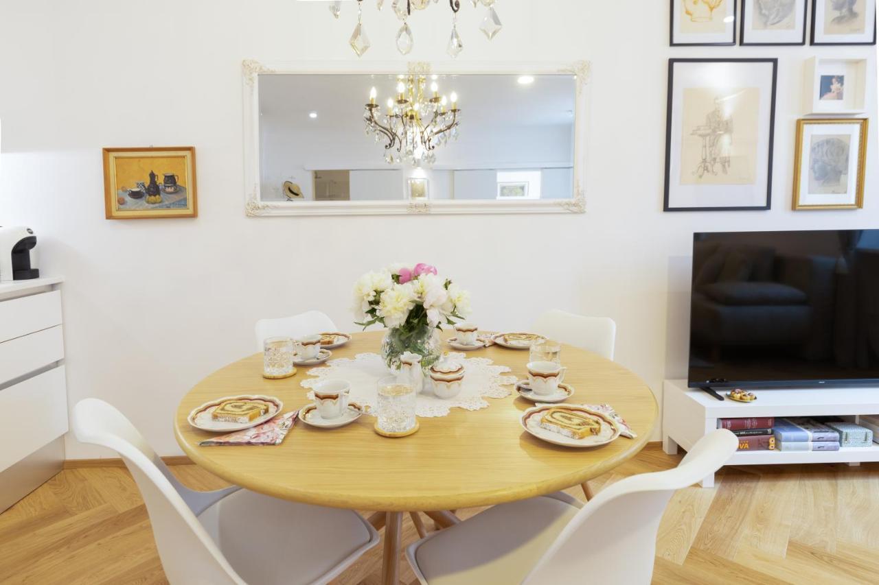 Stylish Apartment In Historical Center ลูบลิยานา ภายนอก รูปภาพ